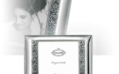Cornici Valori Group argenteria collezione "Giada" - In argento 925/°°° lucido o satinato. Retro in legno.